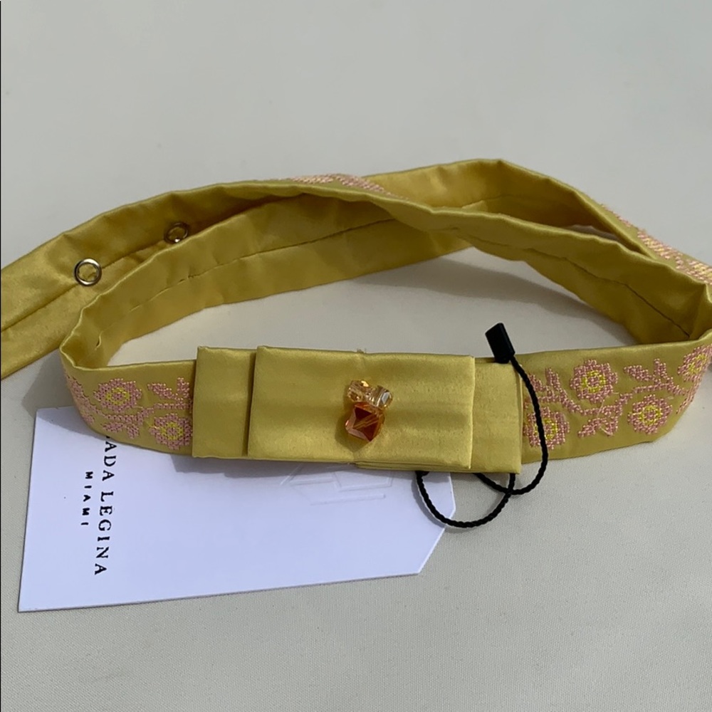 Silk embroidered belt